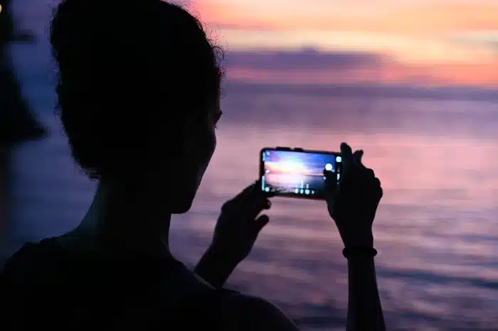 התמכרות למסכים